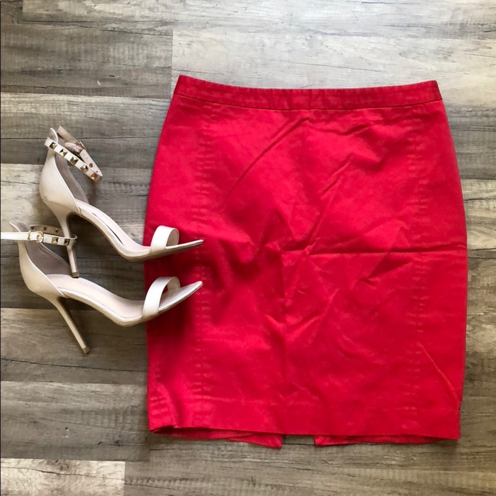 Red Express work skirt